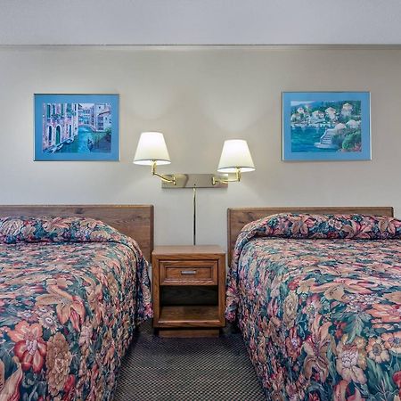 Knights Inn Columbus/Franklinton מראה חיצוני תמונה